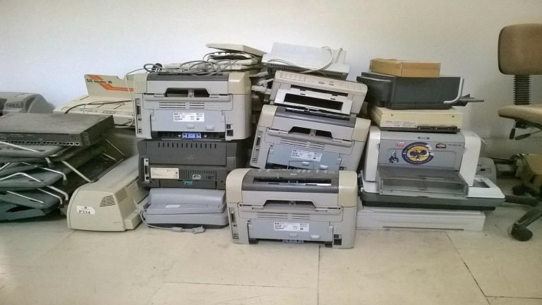 Jak wymienić toner w drukarce Brother?